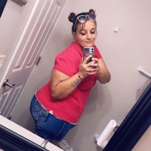 Meet your Posher, Elisa